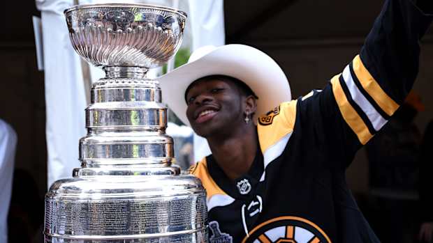 lil-nas-x-stanley-cup-final.jpg